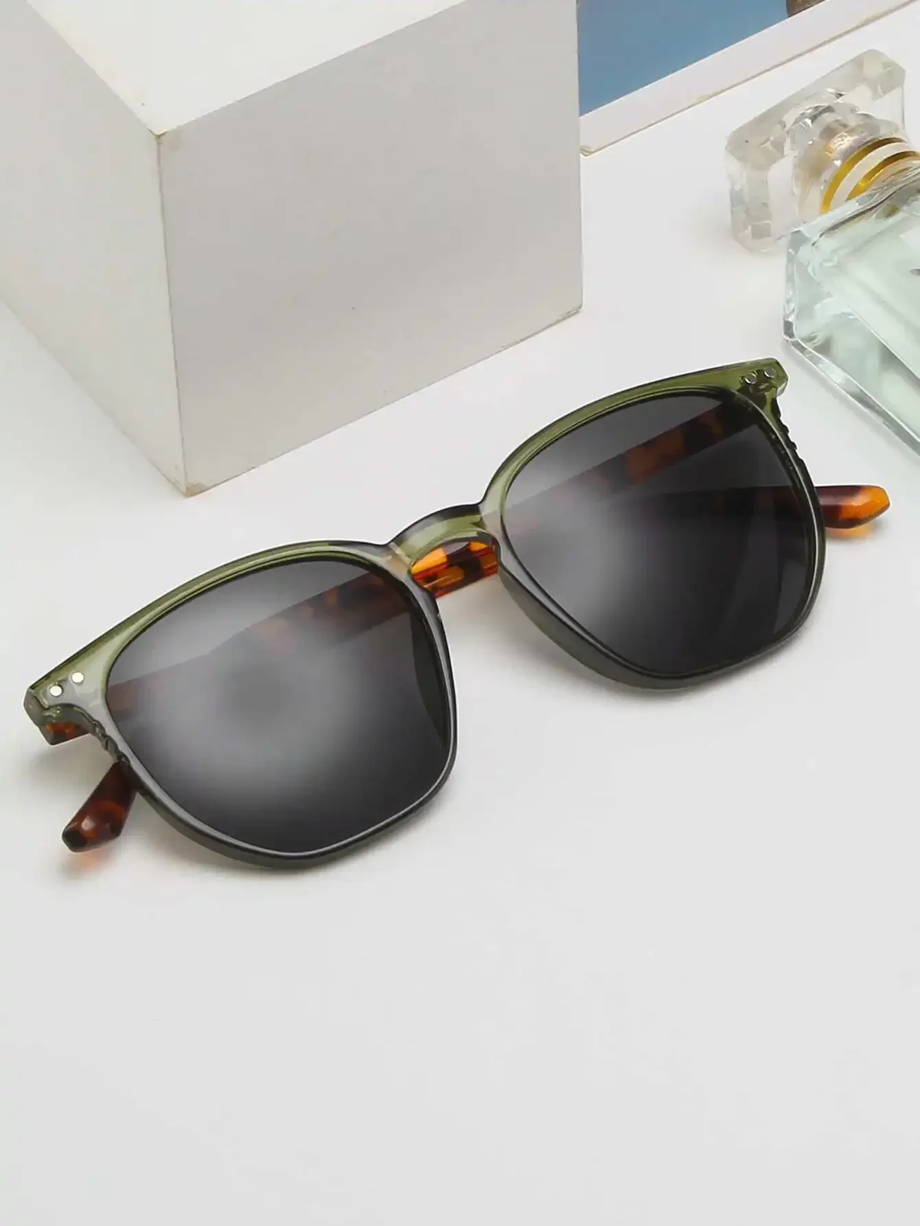 1 Pair Of Women Round PC Frame - Men Accessories For Beach review and price